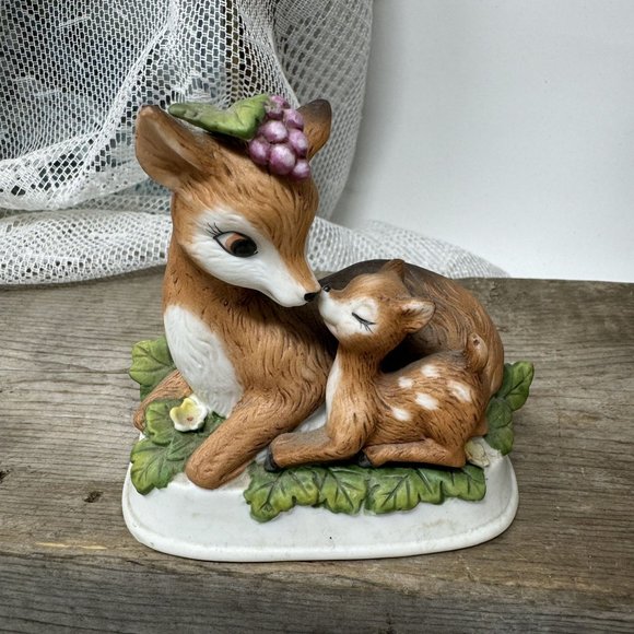 Vintage Porcelain  Mother Deer Doe & Baby Fawn Figurine - Picture 3 of 7